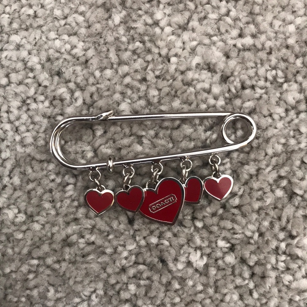 COACH heart pin